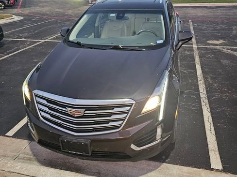 Used 2018 Cadillac XT5 Luxury w/ Driver Awareness Package FWD image 3