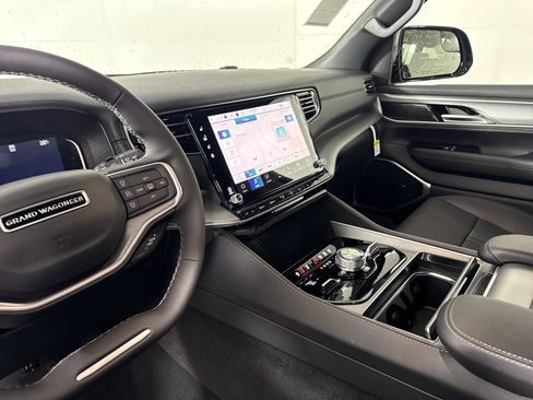 New 2026 Jeep Grand Wagoneer L Limited w/ Convenience Group I image 24