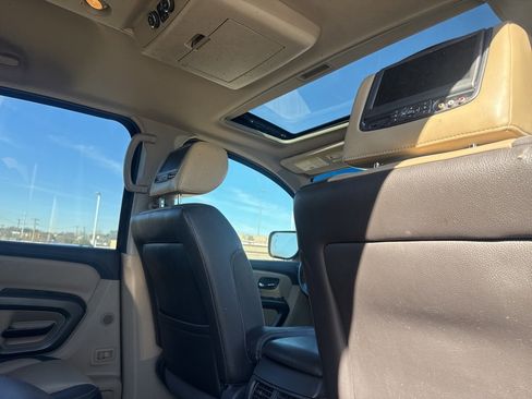 Used 2015 Nissan Armada Platinum w/ Platinum Reserve Package image 30
