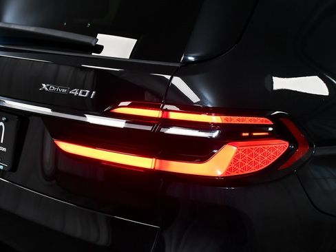 Used 2023 BMW X7 xDrive40i w/ M Sport Package image 97