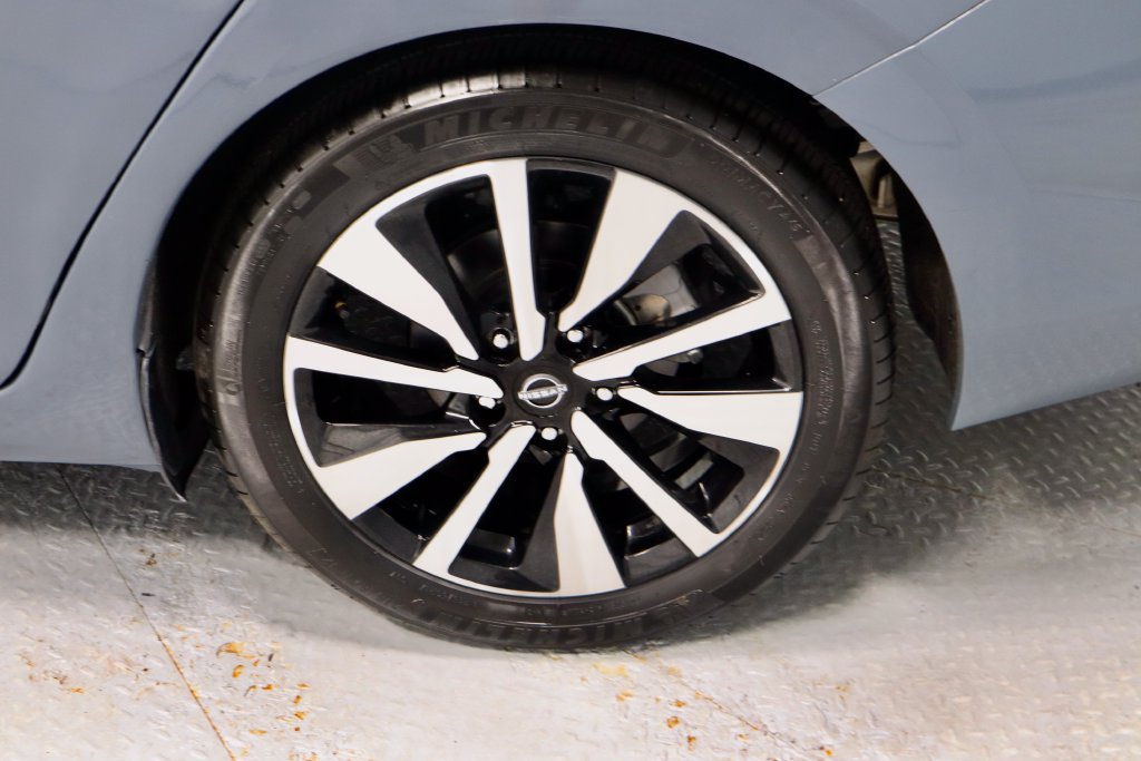 Certified 2025 Nissan Sentra SV w/ SV Premium Package FWD image 18