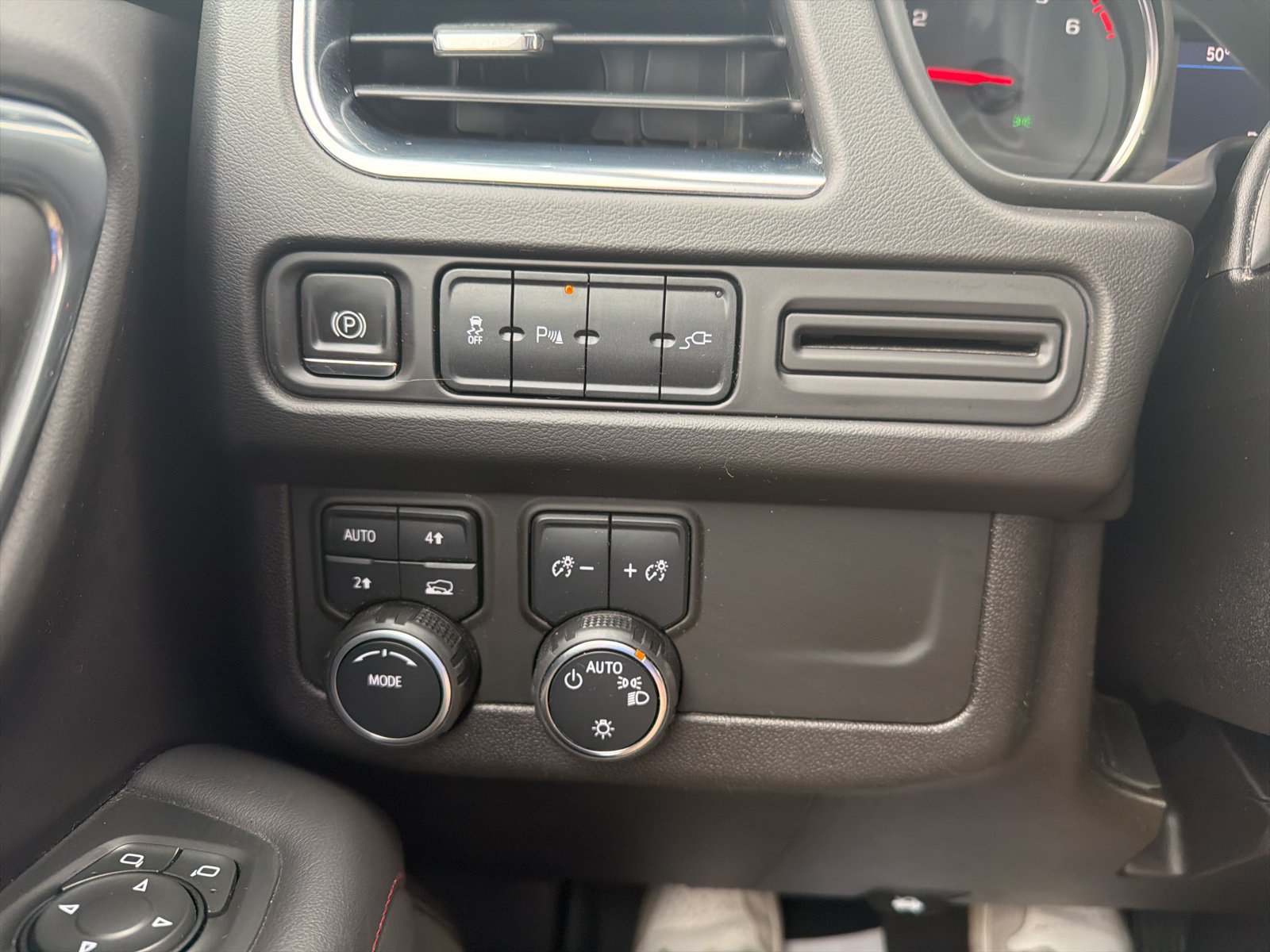 Used 2021 Chevrolet Tahoe RST AWD/4WD image 18