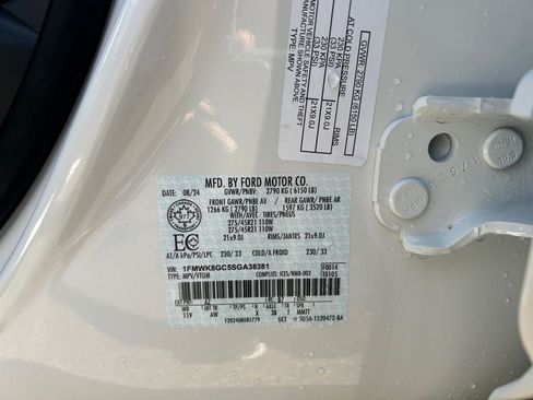 Used 2025 Ford Explorer ST AWD/4WD image 34