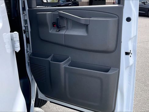 Used 2024 GMC Savana 2500 w/ Driver Convenience Package RWD image 12