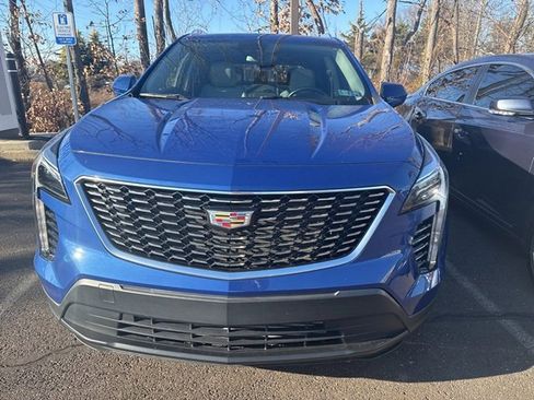 Certified 2023 Cadillac XT4 Luxury w/ Cold Weather Package image 7