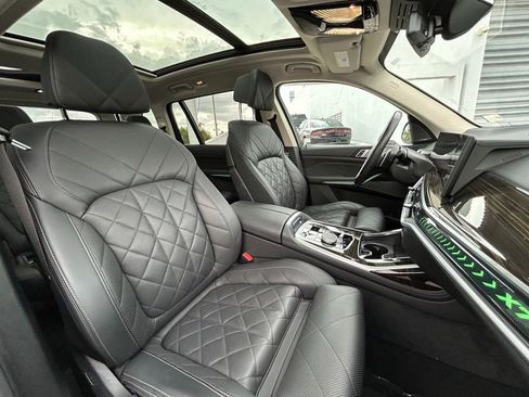 Used 2025 BMW X7 xDrive40i AWD/4WD image 40