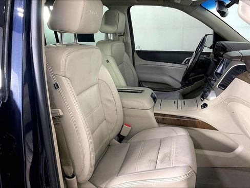 Used 2019 GMC Yukon XL Denali w/ Denali Ultimate Package AWD/4WD image 9