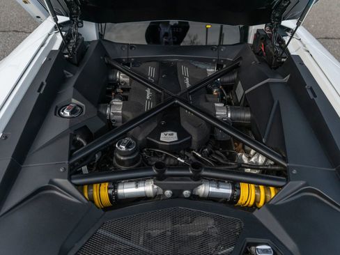 Used 2017 Lamborghini Aventador LP 700-4 image 44