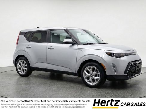 Used 2025 Kia Soul LX w/ LX Technology Package FWD image 1