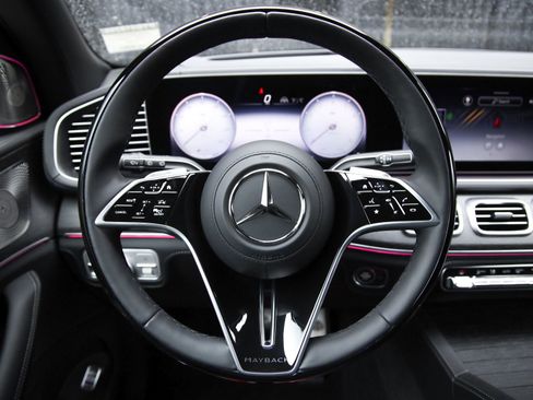 Used 2026 Mercedes-Benz Maybach GLS 600 4MATIC image 13