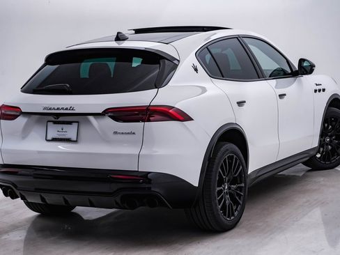 Certified 2025 Maserati Grecale Modena image 11