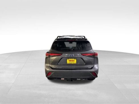 Used 2021 Toyota Highlander XLE image 6