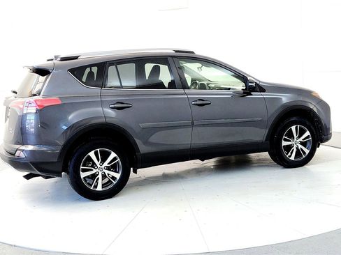 Used 2018 Toyota RAV4 XLE image 6