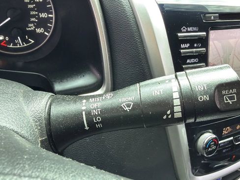 Used 2016 Nissan Murano SV AWD/4WD image 13