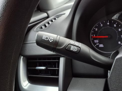 Certified 2022 GMC Terrain SLE w/ Driver Convenience Package image 15