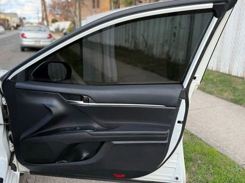 Used 2020 Toyota Camry SE image 29