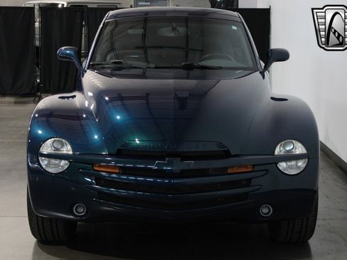 Used 2005 Chevrolet SSR w/ Preferred Equipment Group image 10
