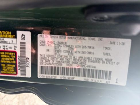 Used 2021 Toyota Tacoma SR5 w/ Trail Edition image 33