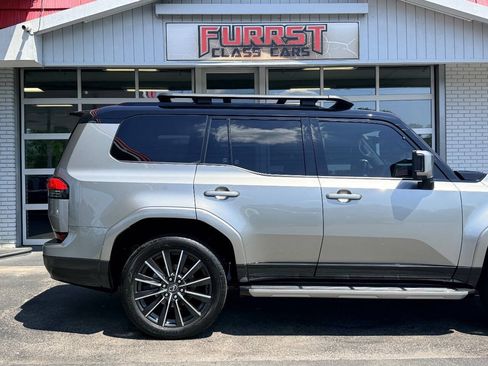 Used 2025 Lexus GX 550 w/ Accessory Package (Z1) AWD/4WD image 10