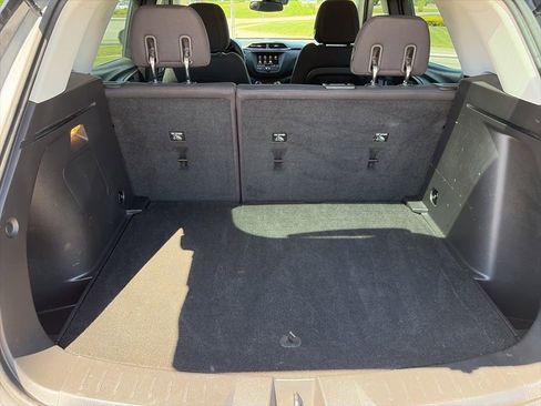 Used 2021 Chevrolet TrailBlazer LS w/ LPO, Blackout Package FWD image 35