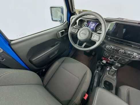 Used 2025 Jeep Wrangler Unlimited Sport AWD/4WD image 9