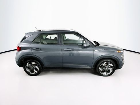 Used 2025 Hyundai Venue SEL FWD image 10