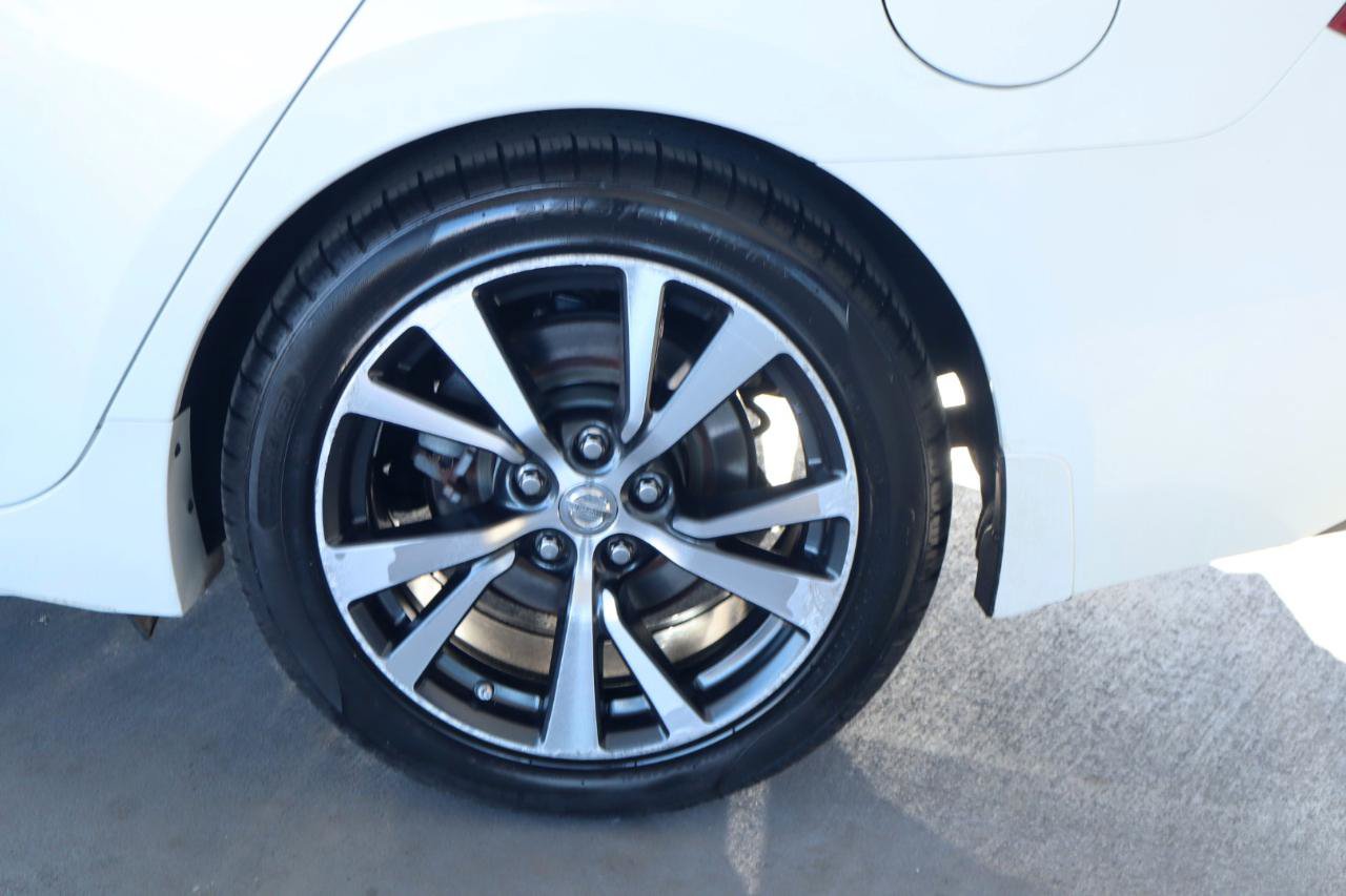 Used 2017 Nissan Maxima 3.5 SV FWD image 11