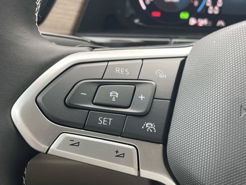 New 2026 Volkswagen Atlas SE FWD image 22