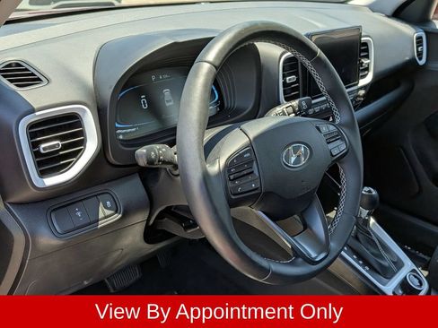 Used 2025 Hyundai Venue Limited FWD image 15