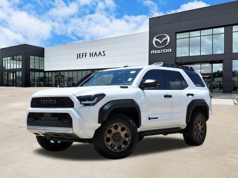 Used 2025 Toyota 4Runner Trailhunter AWD/4WD image 1