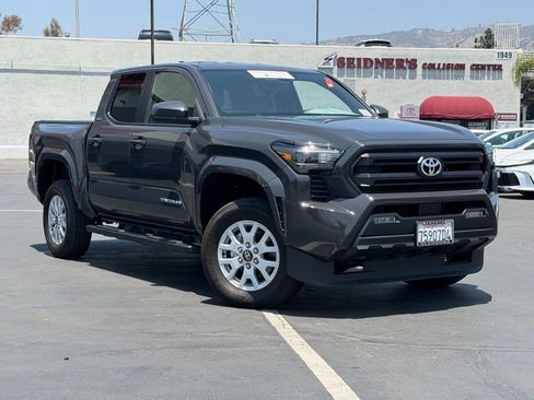 Certified 2025 Toyota Tacoma SR5 AWD/4WD image 1