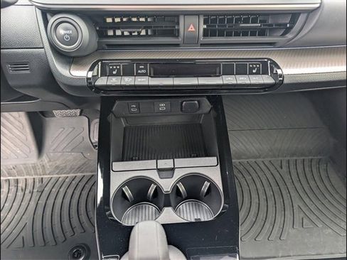 Used 2024 Toyota Prius XLE image 11