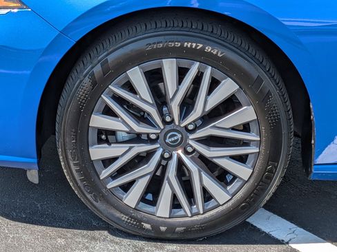 Used 2025 Nissan Altima 2.5 SV FWD image 10