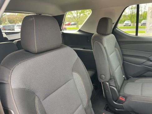 Used 2020 Chevrolet Traverse LT FWD image 37