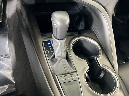 Used 2022 Toyota Camry SE image 16