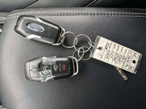 Used 2016 Ford Edge Titanium w/ Canadian Touring Package AWD/4WD image 38