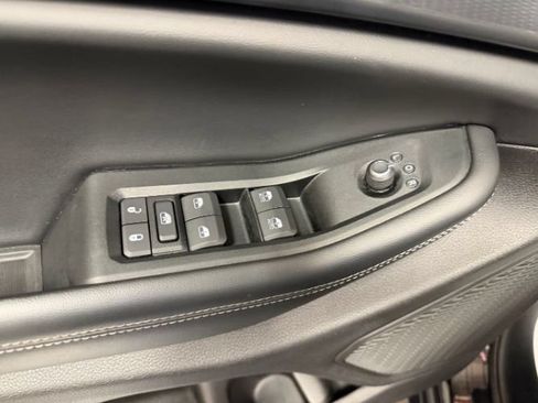 Used 2025 Jeep Grand Cherokee Altitude AWD/4WD image 11