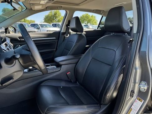 Used 2024 Nissan Altima 2.5 SL FWD image 25