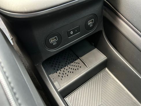 Used 2024 Hyundai Ioniq 5 Limited image 26