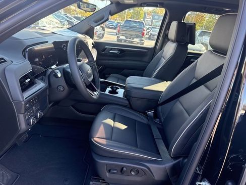 New 2026 Chevrolet Suburban Premier image 11