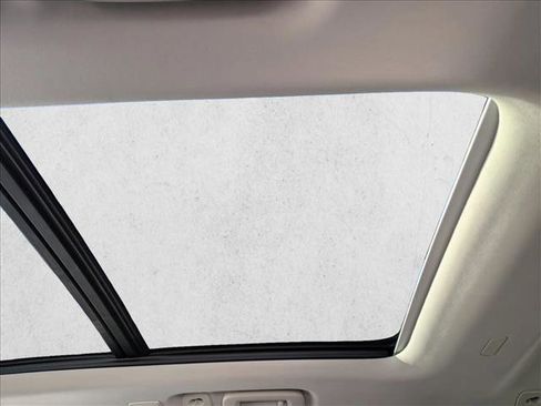 Certified 2025 Volvo XC90 B6 Plus w/ Protection Package Premier image 21