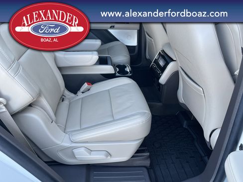 Used 2022 Lincoln Aviator Reserve w/ Equipment Group 201A image 16