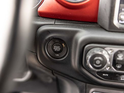 Used 2018 Jeep Wrangler Unlimited Rubicon AWD/4WD image 27