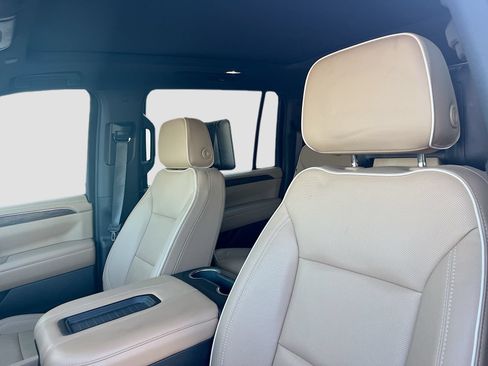 Used 2024 Chevrolet Suburban Premier w/ Advanced Technology Package AWD/4WD image 22