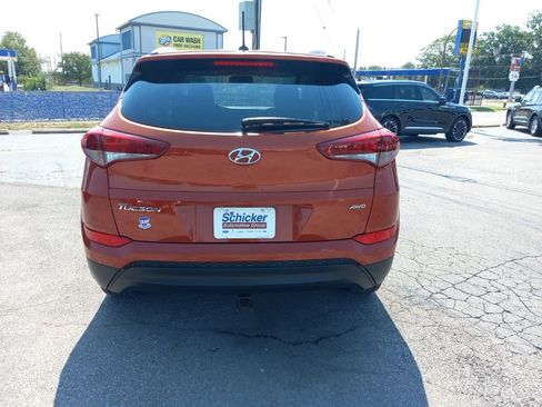 Used 2017 Hyundai Tucson SE w/ SE Popular Package 02 AWD/4WD image 2