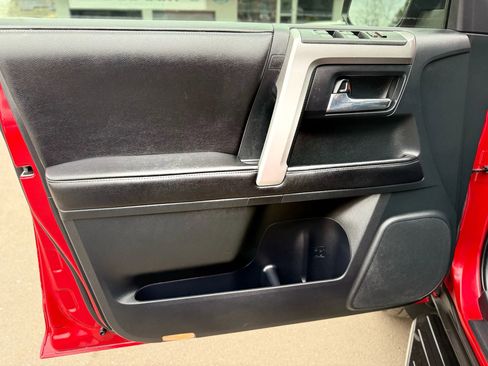 Used 2015 Toyota 4Runner SR5 image 13