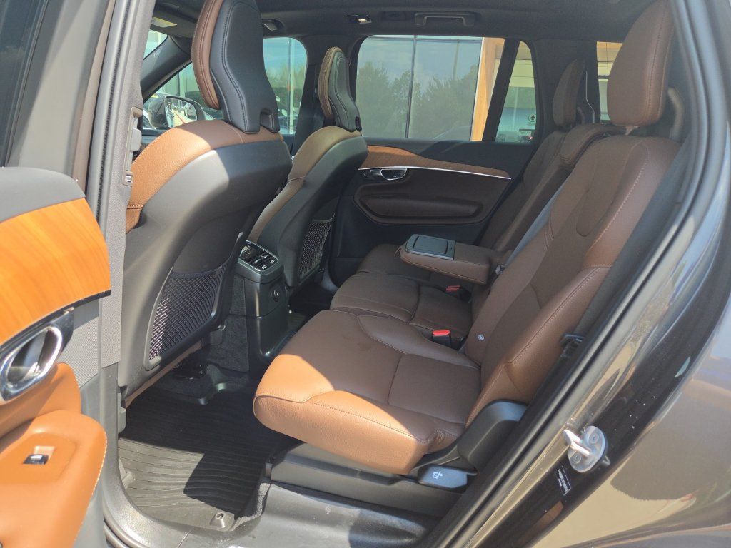 Used 2025 Volvo XC90 T8 Plus AWD/4WD image 20