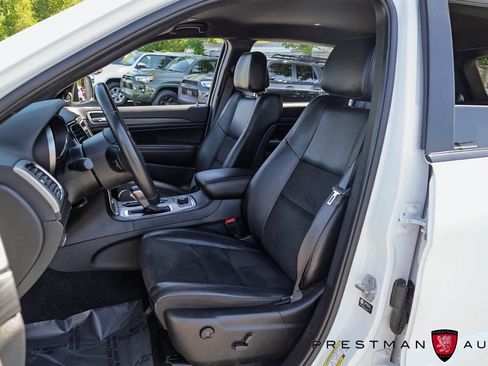 Used 2022 Jeep Grand Cherokee Laredo X AWD/4WD image 19