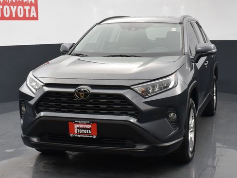 Used 2021 Toyota RAV4 XLE AWD/4WD image 7
