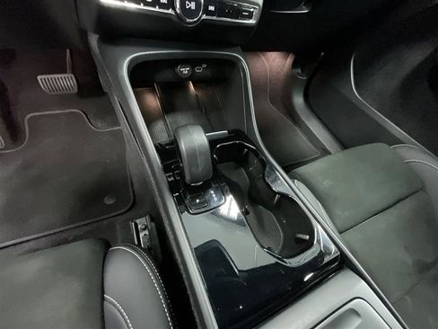 Used 2023 Volvo XC40 Recharge Plus AWD/4WD image 16
